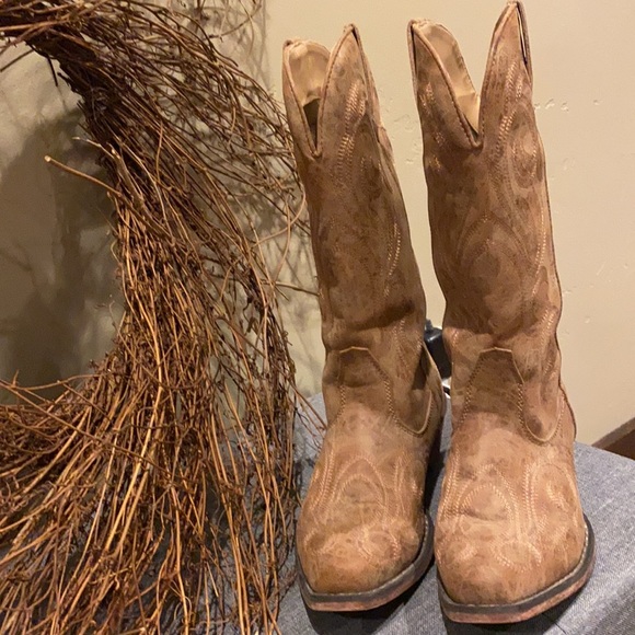 Brown cowgirl boots - Picture 3 of 3